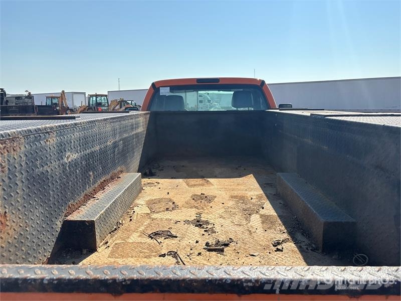 Ford F-550 4x2 Utility Truck Пікапи / Бічне розвантаження