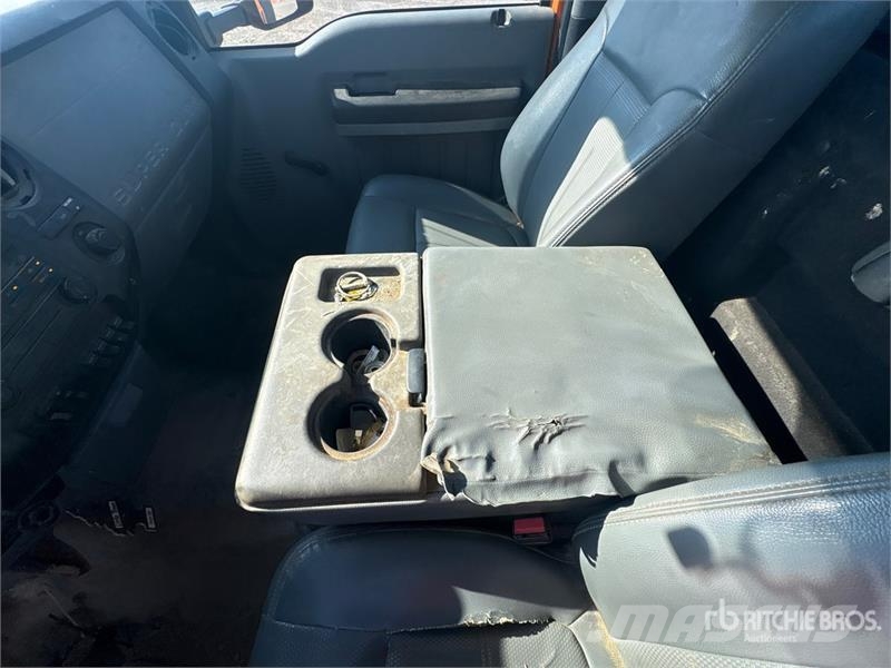 Ford F-550 4x2 Utility Truck Пікапи / Бічне розвантаження