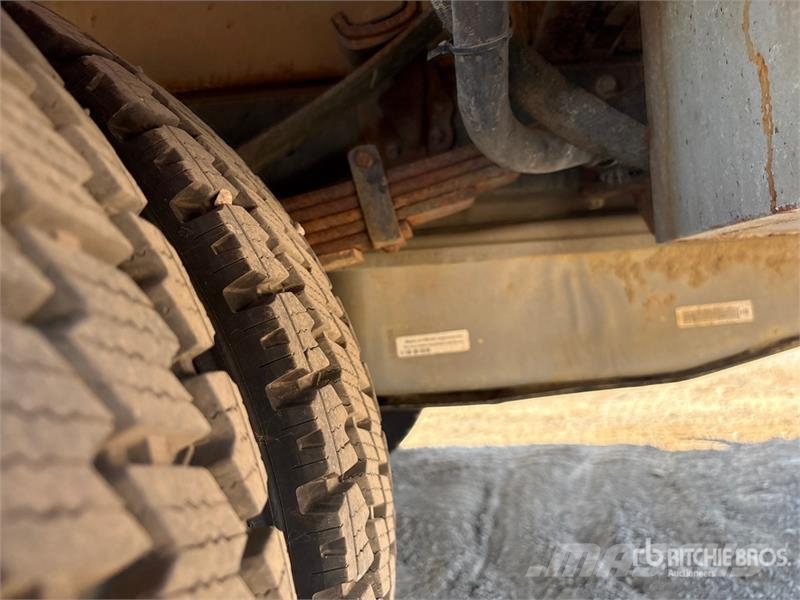 Ford F-550 4x2 Utility Truck Пікапи / Бічне розвантаження