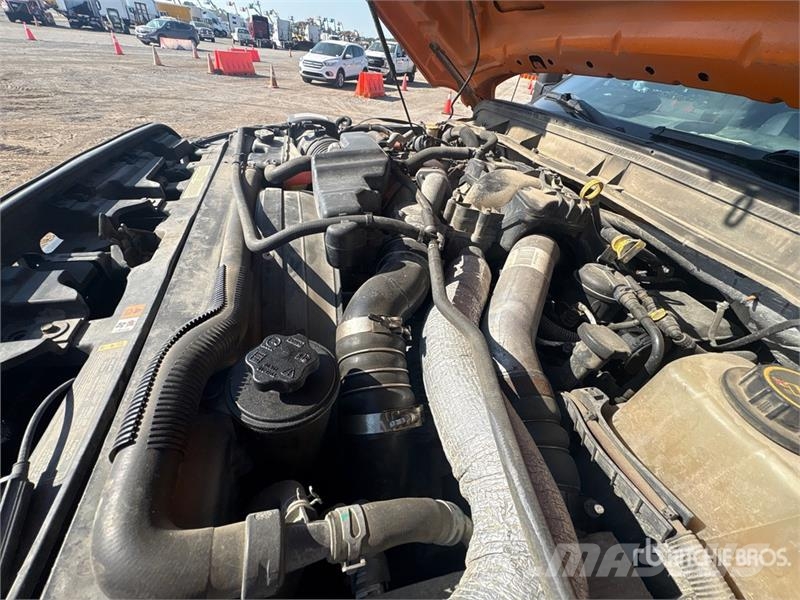 Ford F-550 4x2 Utility Truck Пікапи / Бічне розвантаження