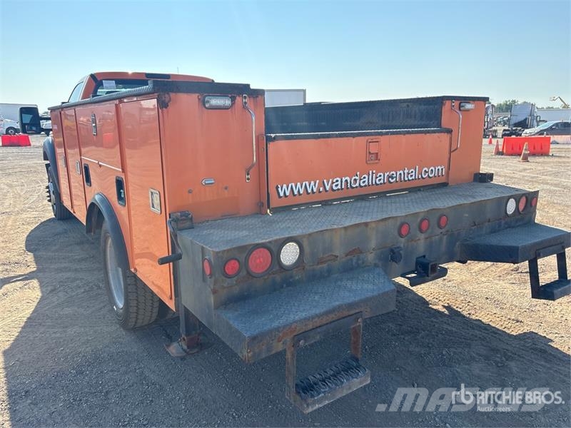 Ford F-550 4x2 Utility Truck Пікапи / Бічне розвантаження