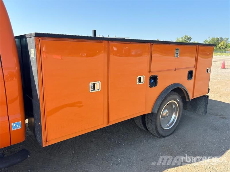 Ford F-550 4x2 Utility Truck Ldv/dropside