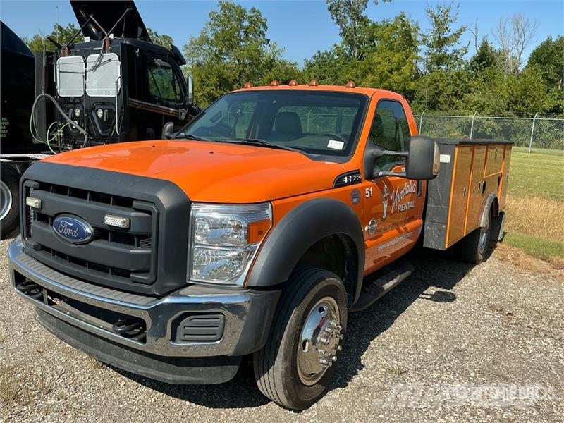 Ford F-550 4x2 Utility Truck Пікапи / Бічне розвантаження