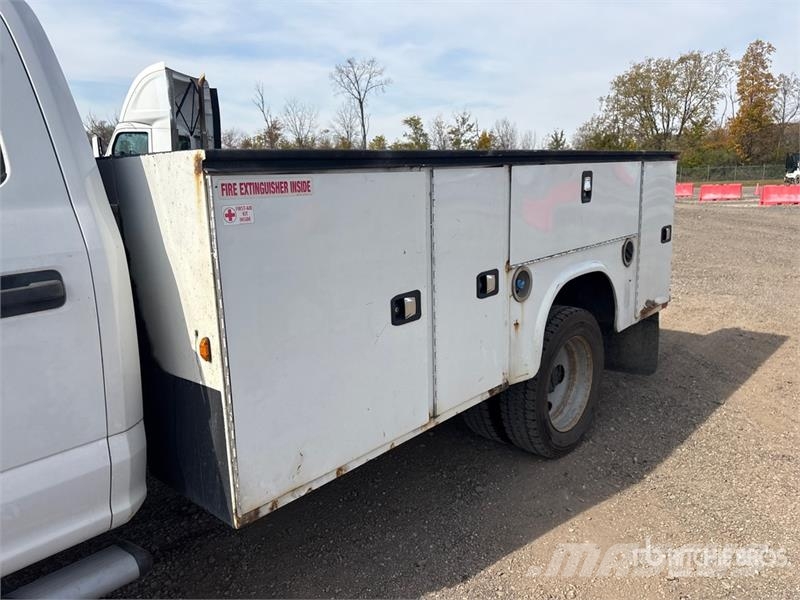 Ford F-550 4x4 Crew Cab Utility Truck Nakladacia/sklápacia bočnica