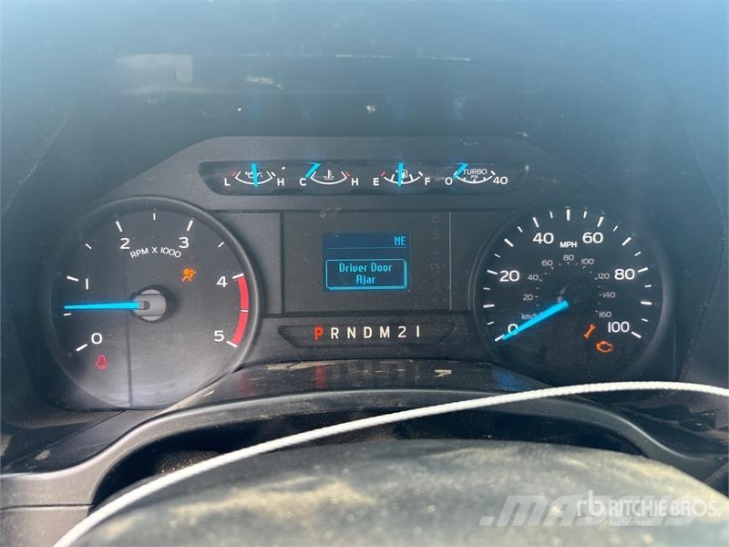 Ford F-550 4x4 Crew Cab Utility Truck Nakladacia/sklápacia bočnica