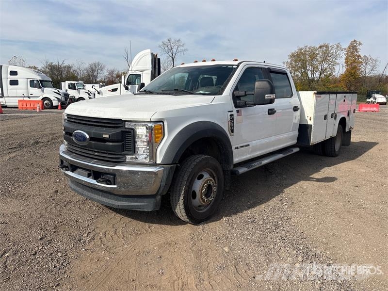 Ford F-550 4x4 Crew Cab Utility Truck Nakladacia/sklápacia bočnica