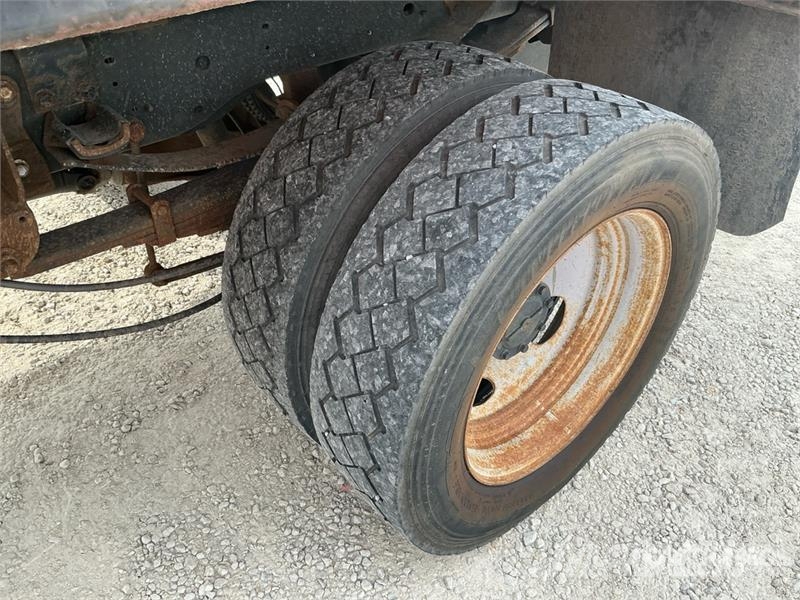 Ford F-550 4x4 Crew Cab Cab and Chassis Kabinen