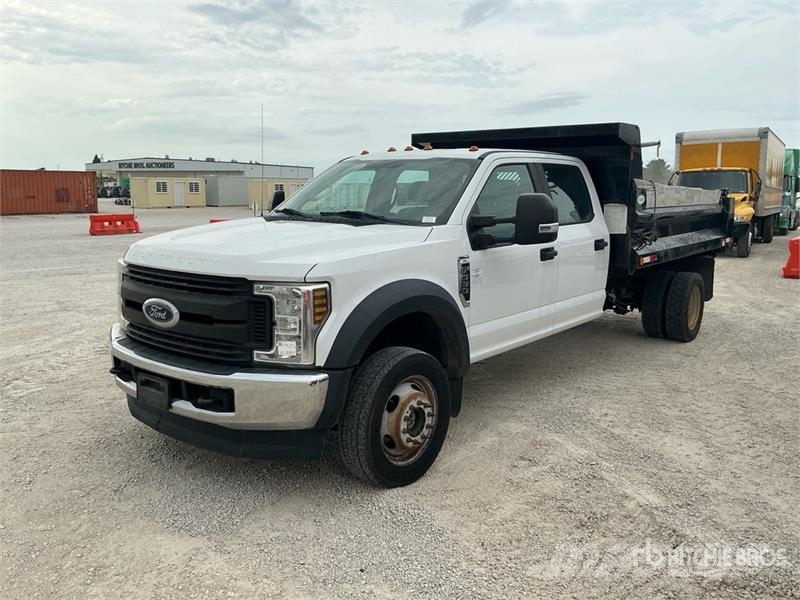 Ford F-550 4x4 Crew Cab Cab and Chassis Kabinen