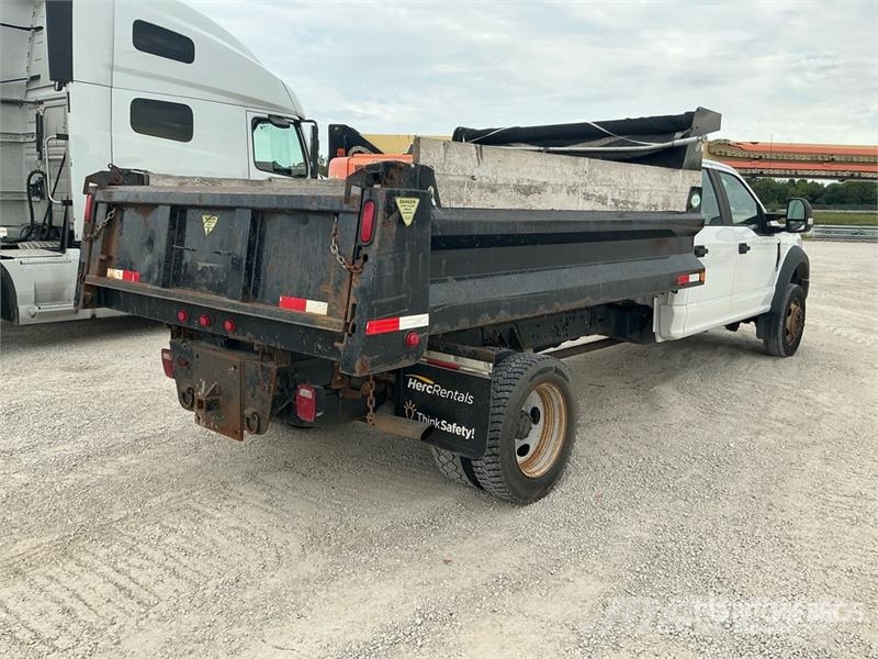 Ford F-550 4x4 Crew Cab Cab and Chassis Kabinen