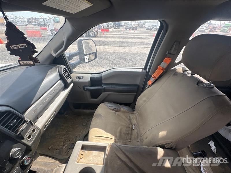 Ford F-550 4x4 Crew Cab Utility Truck Nakladacia/sklápacia bočnica