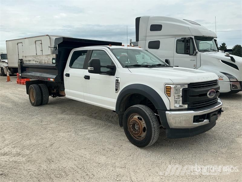 Ford F-550 4x4 Crew Cab Cab and Chassis Kabinen