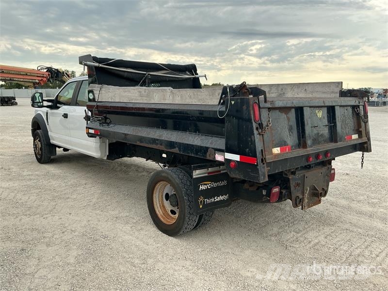 Ford F-550 4x4 Crew Cab Cab and Chassis Kabinen