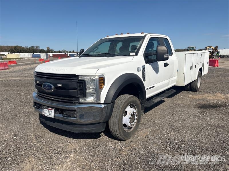 Ford F-550 4x4 Extended Cab Utility Truck Lava-autot