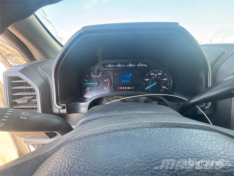 Ford F-550 4x4 Extended Cab Service Truck Municipal / general purpose vehicles