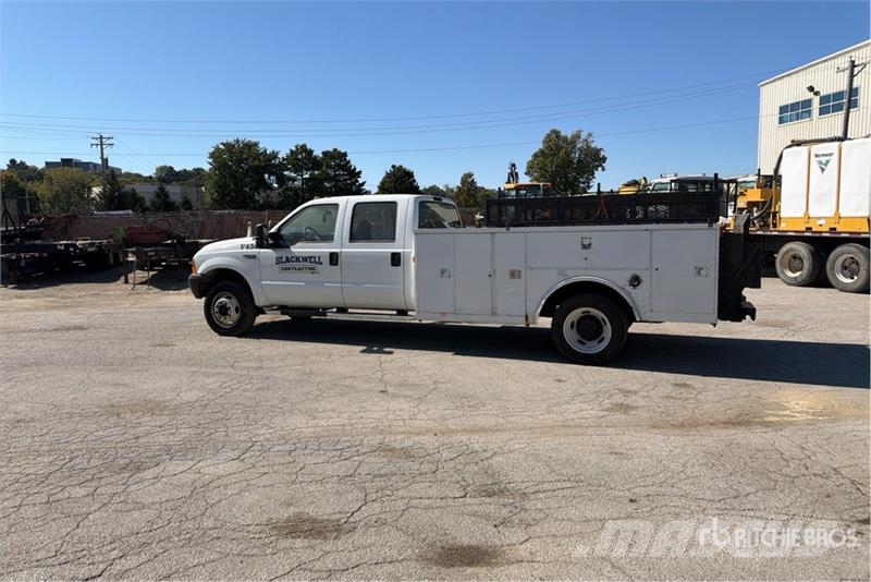 Ford F-550 Super Duty 4x4 Crew Cab Utility Truck Prekucniki