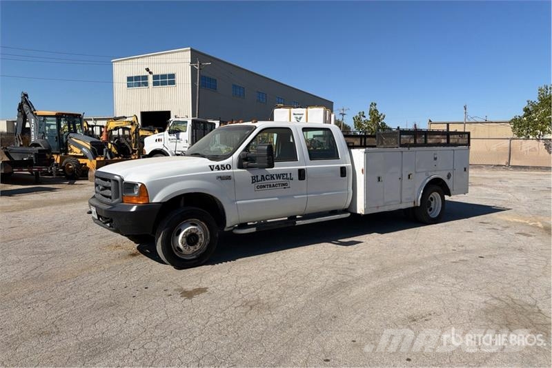 Ford F-550 Super Duty 4x4 Crew Cab Utility Truck Prekucniki