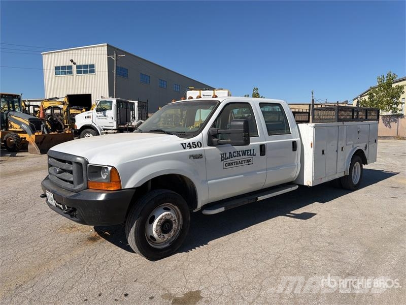 Ford F-550 Super Duty 4x4 Crew Cab Utility Truck Prekucniki