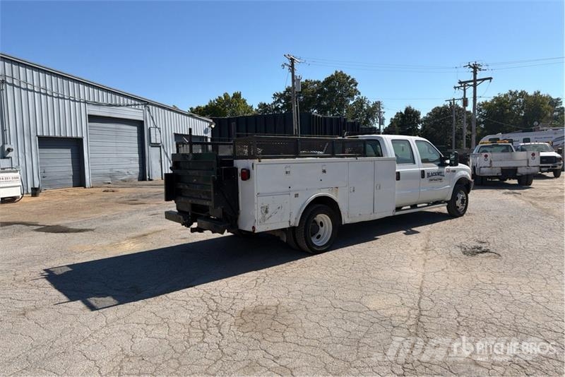 Ford F-550 Super Duty 4x4 Crew Cab Utility Truck Prekucniki