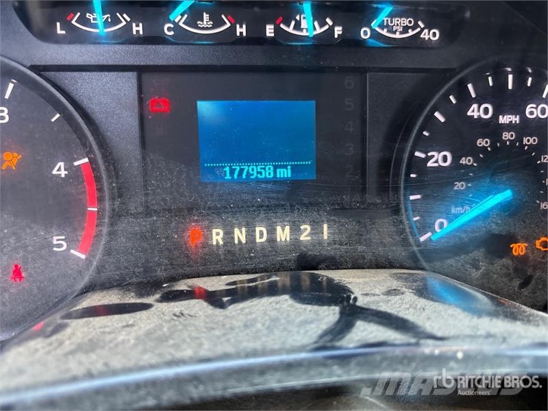 Ford F-550 Utility Truck (Inoperable) Pickup/Pritschenwagen