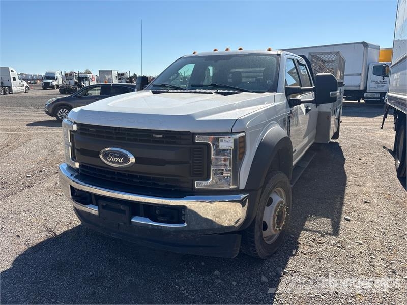 Ford F-550 Utility Truck Pickup/Sideaflæsning