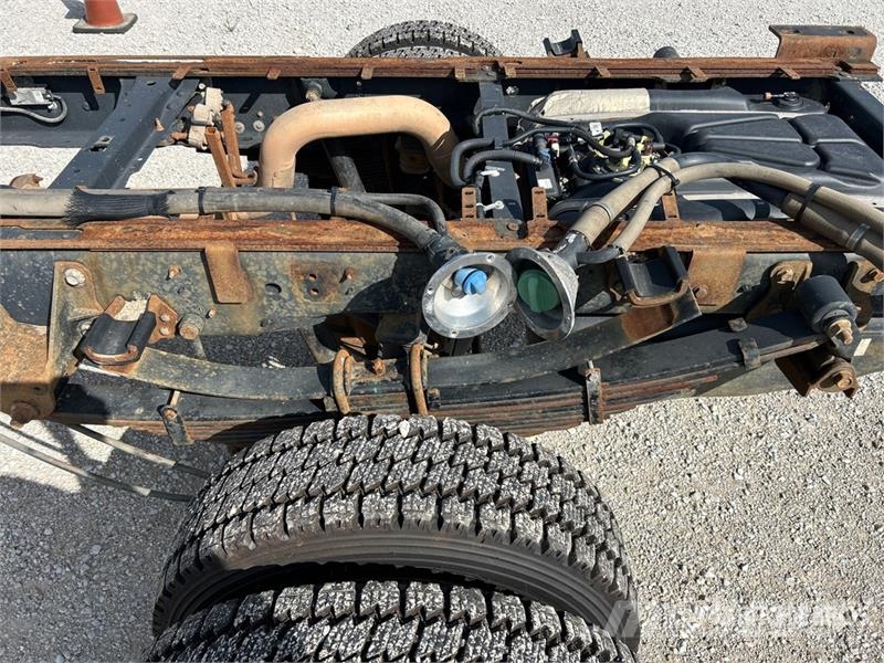 Ford F-550 XL 4x4 Cab and Chassis Kabīnes un interjers