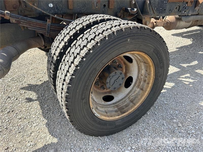 Ford F-550 XL 4x4 Cab and Chassis Kabīnes un interjers