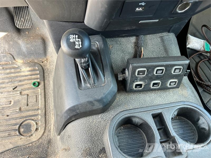 Ford F-550 XL 4x4 Cab and Chassis Kabīnes un interjers