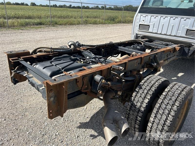 Ford F-550 XL 4x4 Cab and Chassis Kabīnes un interjers