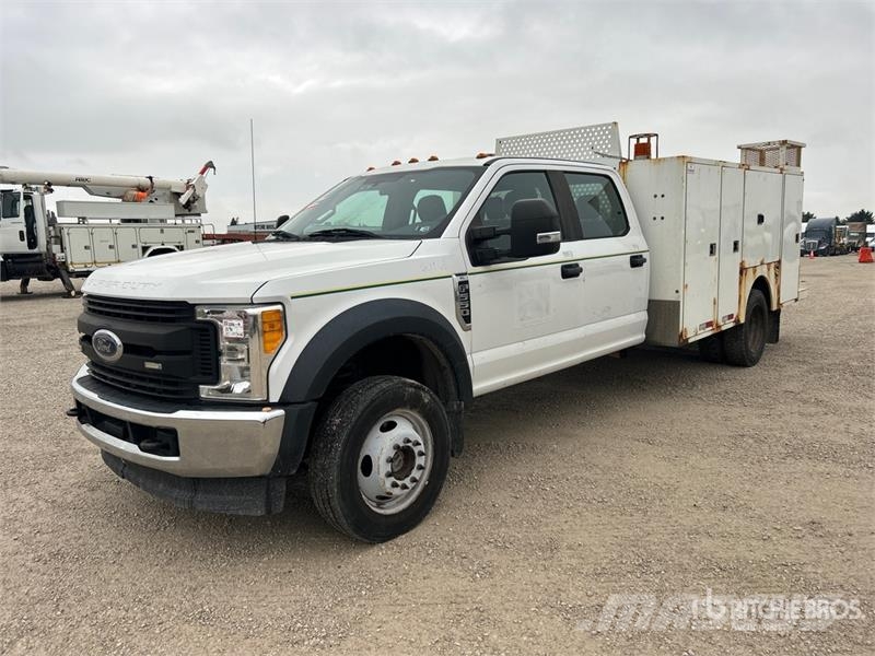 Ford F-550 XL 4x4 Crew Cab Utility Truck Vieglais kravas automobilis/izkraušana no sāniem