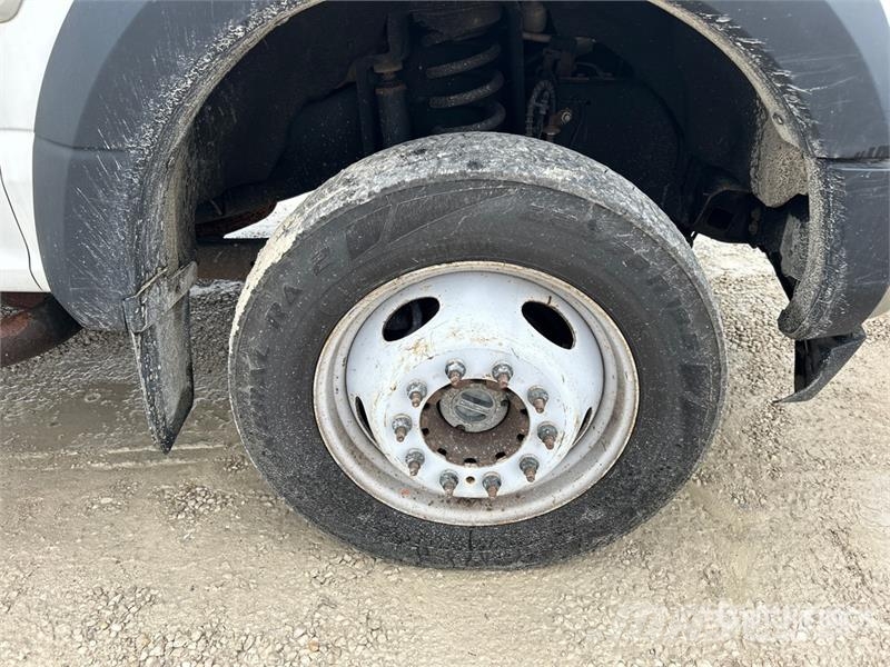 Ford F-550 XL 4x4 Crew Cab Utility Truck Vieglais kravas automobilis/izkraušana no sāniem