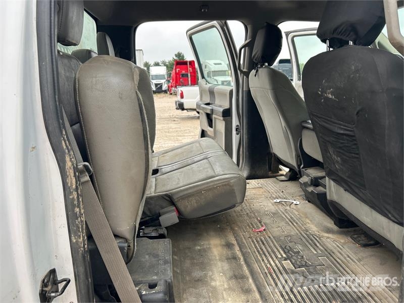 Ford F-550 XL 4x4 Crew Cab Utility Truck Vieglais kravas automobilis/izkraušana no sāniem