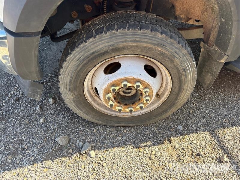 Ford F-550 XL 4x4 Crew Cab Utility Truck (Inoperable) Utilitaire benne