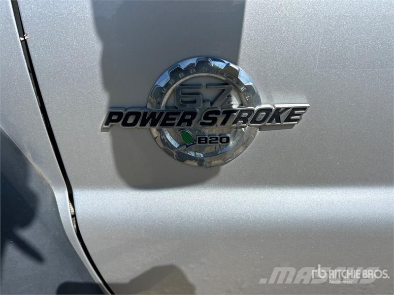 Ford F-550 XL 4x4 Extended Cab Cab and Chassis Kabine i unutrašnjost