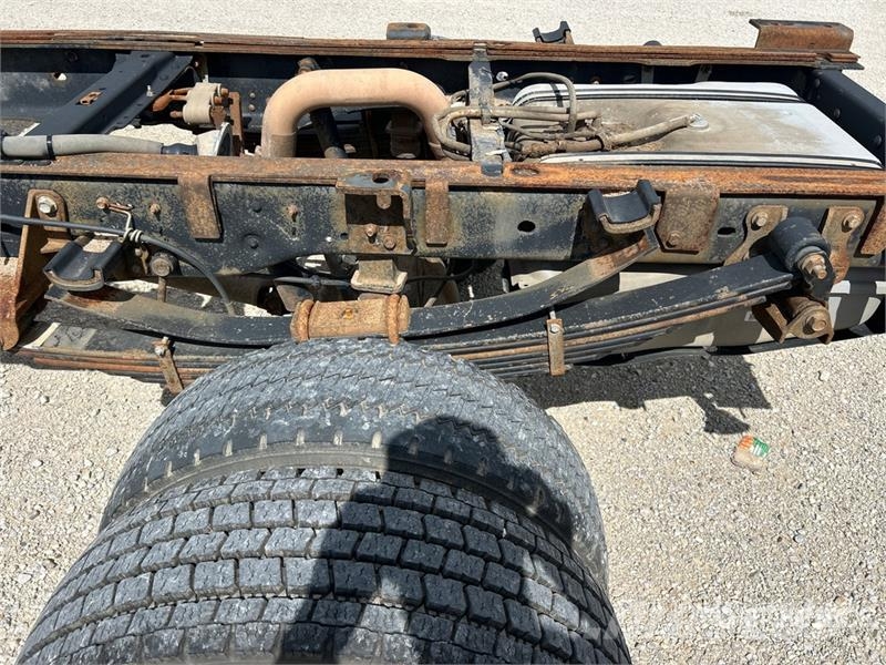 Ford F-550 XL 4x4 Extended Cab Cab and Chassis Cabins and interior