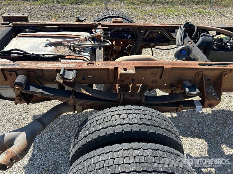 Ford F-550 XL 4x4 Extended Cab Cab and Chassis Kabine i unutrašnjost