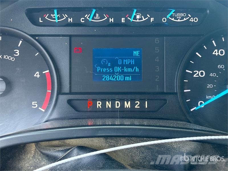Ford F-550 XL 4x4 Extended Cab Service Truck Veículos municipais / de uso geral