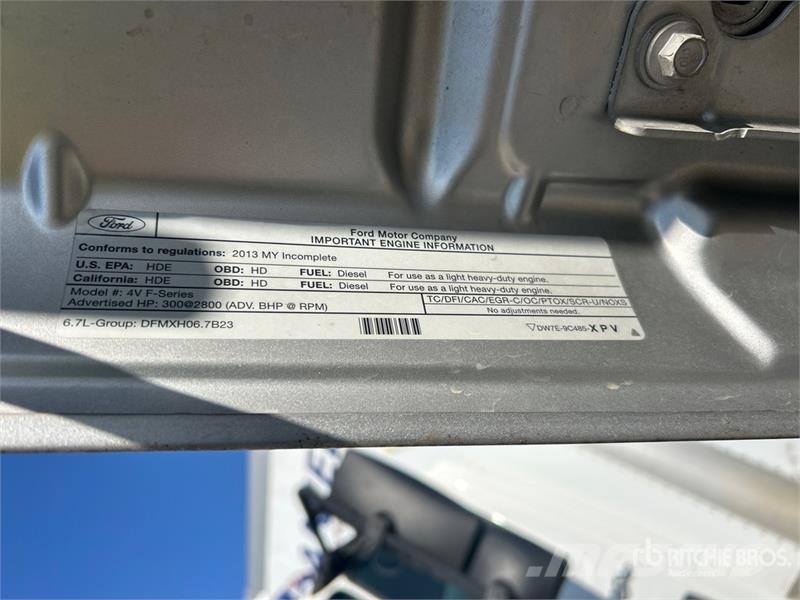 Ford F-550 XL 4x4 Extended Cab Cab and Chassis Cabins and interior