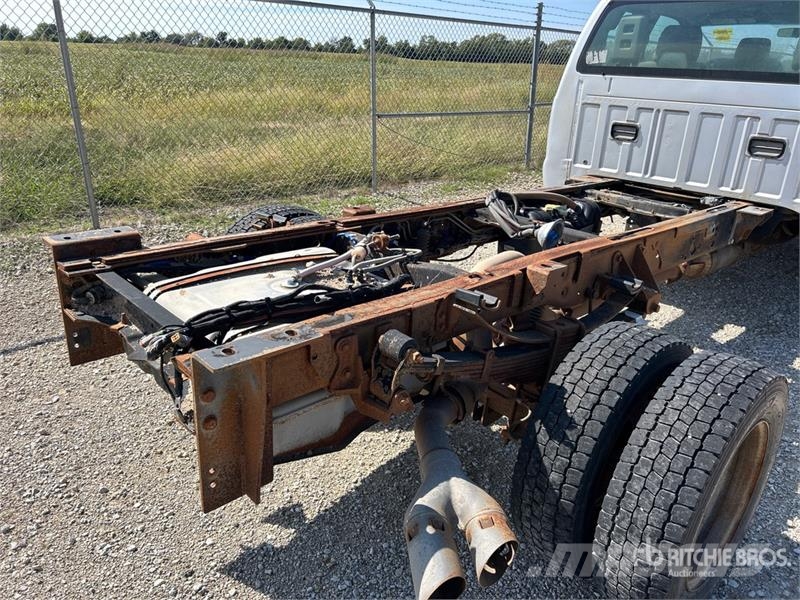 Ford F-550 XL 4x4 Extended Cab Cab and Chassis Kabine i unutrašnjost