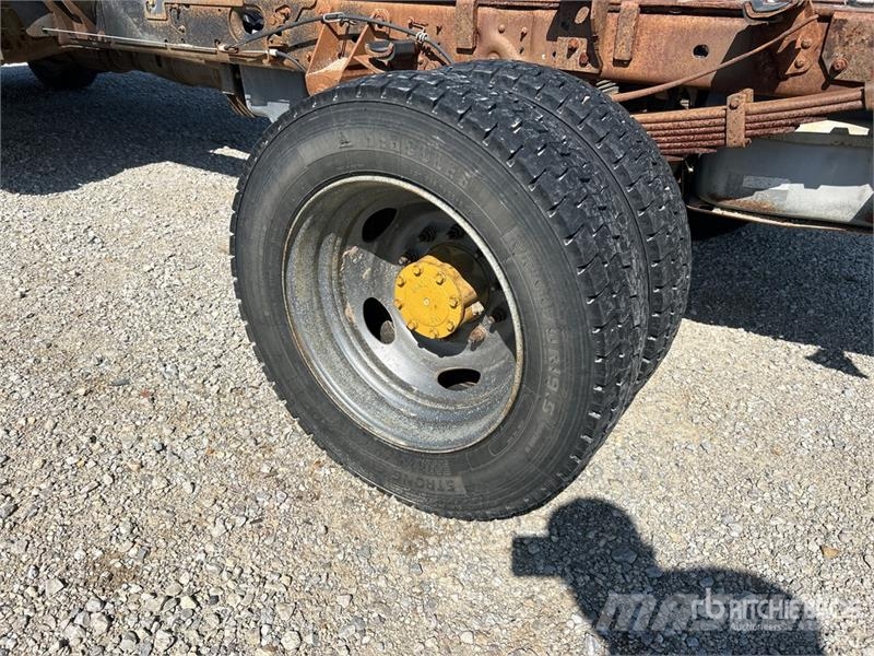 Ford F-550 XL 4x4 Extended Cab Cab and Chassis Kabine i unutrašnjost