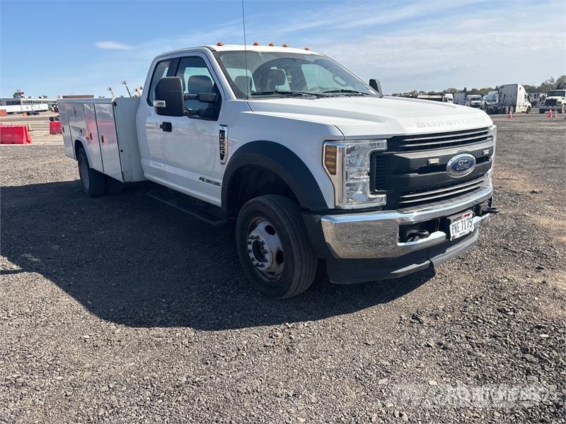 Ford F-550 XL 4x4 Extended Cab Service Truck Veículos municipais / de uso geral