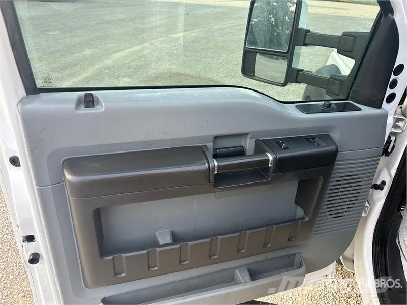 Ford F-550 XL 4x4 Utility Truck Pick up/Fiancata ribaltabile