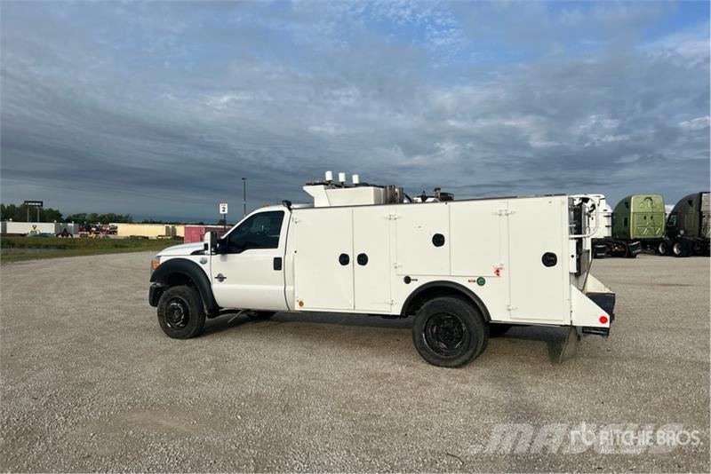 Ford F-550 XL 4x4 Utility Truck Pick up/Fiancata ribaltabile