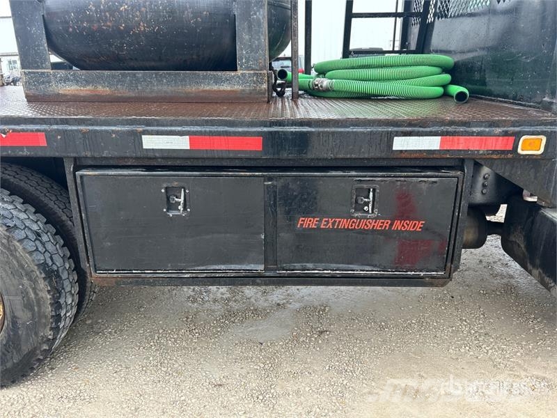 Ford F-650 4x2 Flatbed Truck Planbiler