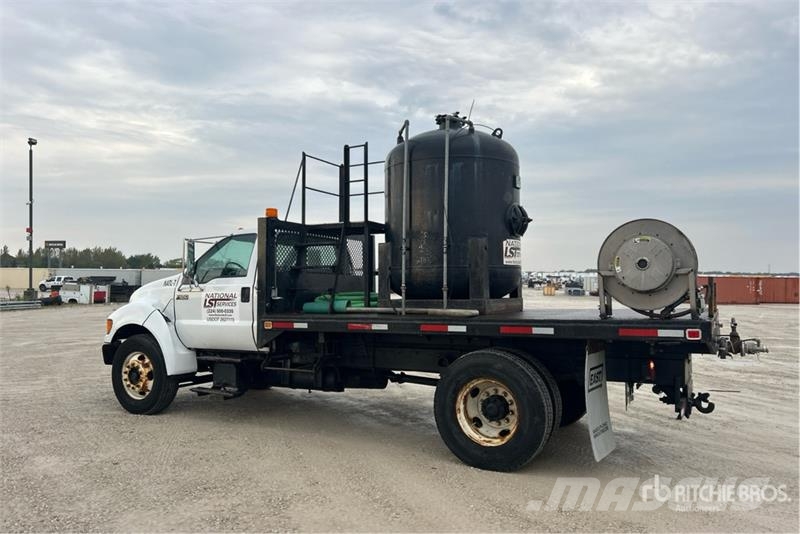 Ford F-650 4x2 Flatbed Truck Flatbed/Dropside trucks