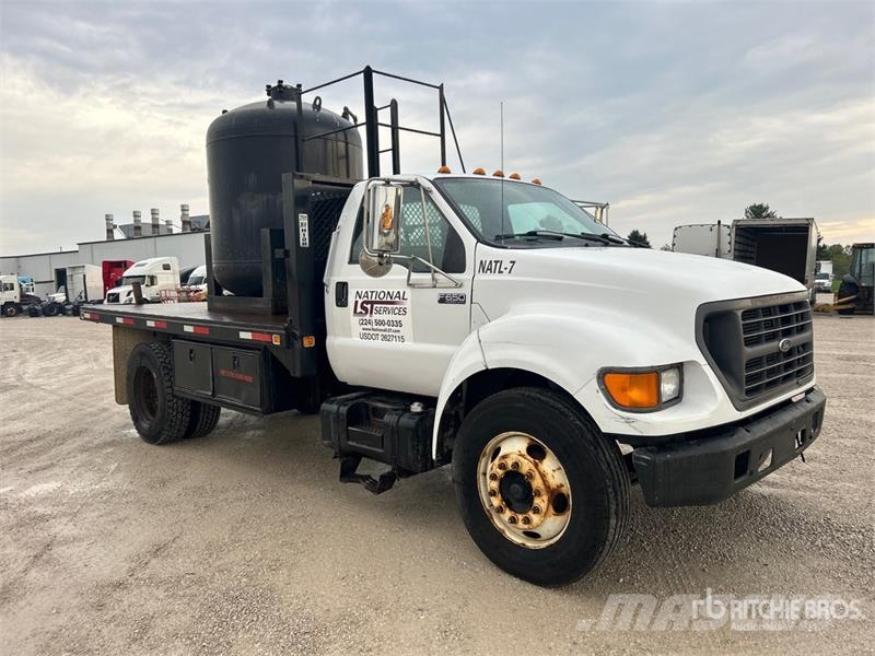 Ford F-650 4x2 Flatbed Truck Planbiler