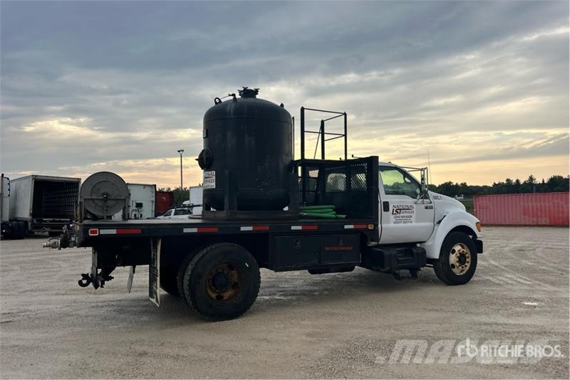 Ford F-650 4x2 Flatbed Truck Flatbed/Dropside trucks
