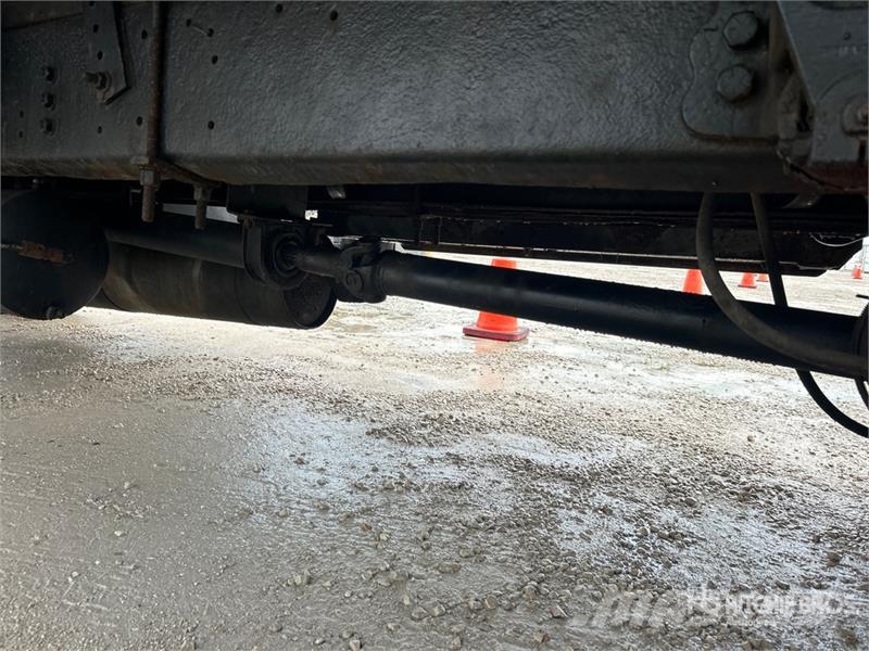 Ford F-650 4x2 Flatbed Truck Planbiler