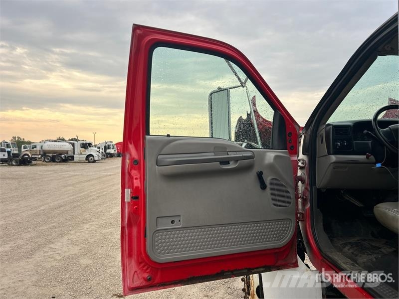 Ford F-650 4x2 Flatbed Truck Planbiler