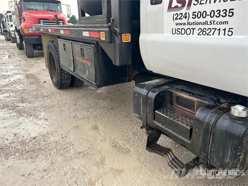 Ford F-650 4x2 Flatbed Truck Planbiler