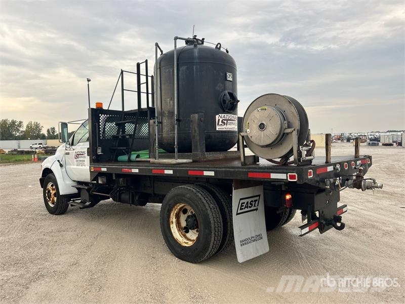 Ford F-650 4x2 Flatbed Truck Planbiler